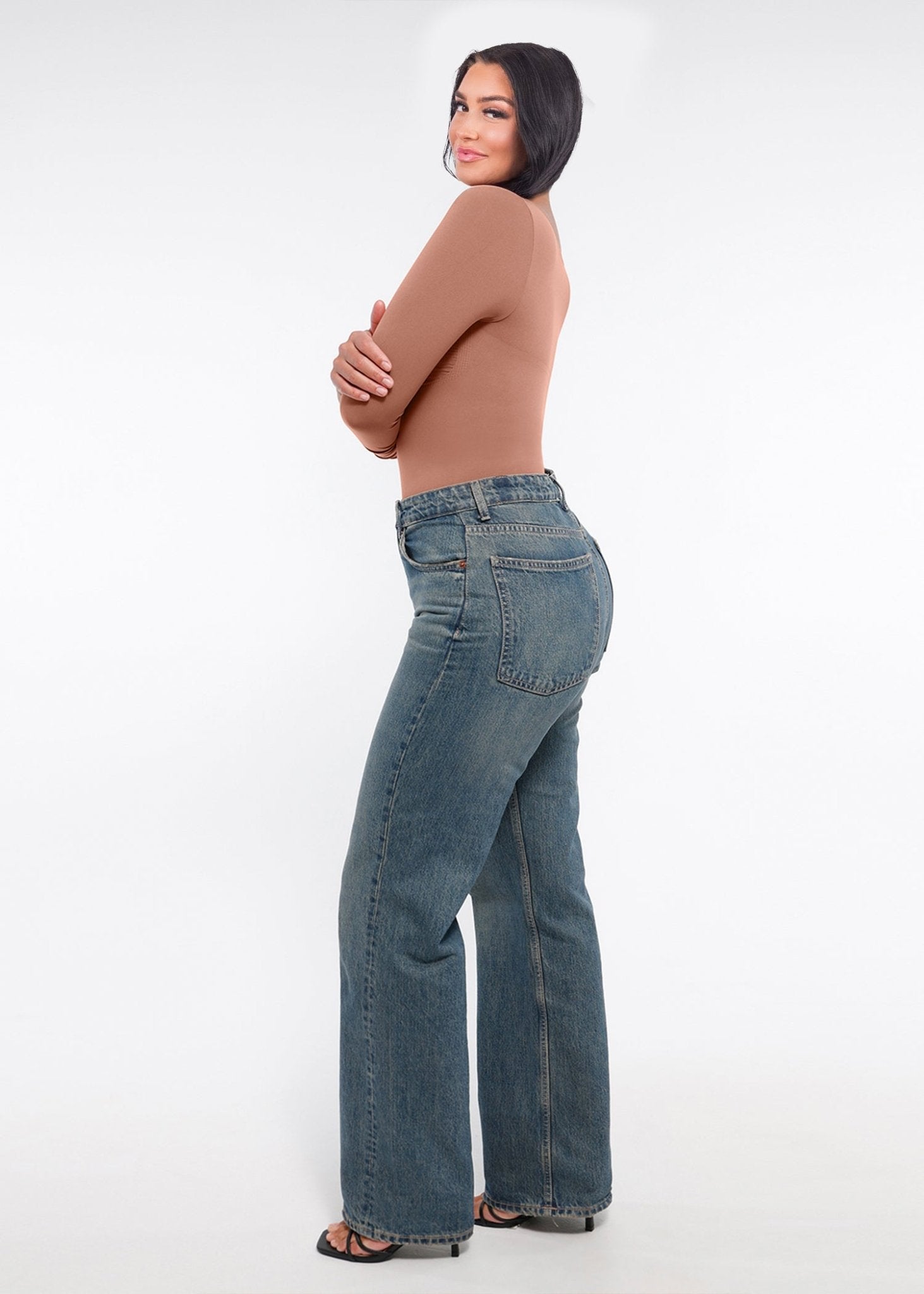 Marcella - Naadloze Lange Mouw Body met String, Borstondersteuning & Buikcontrole - Bella Fit™